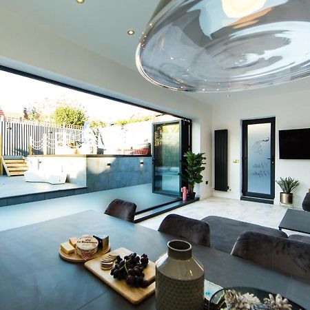 Rounton Villa By Maison Parfaite - Hot Tub - Sea Views - Parking 罗宾胡兹贝 外观 照片